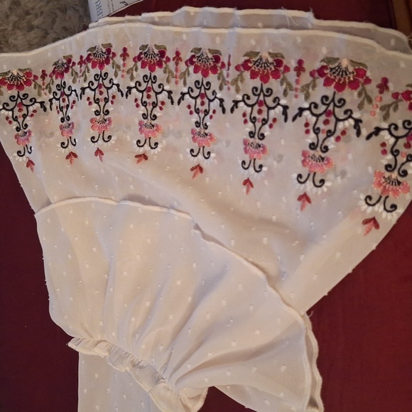 White House Black Market Off White Peasant Style Embroidered Blouse Size Med - Picture 11 of 11